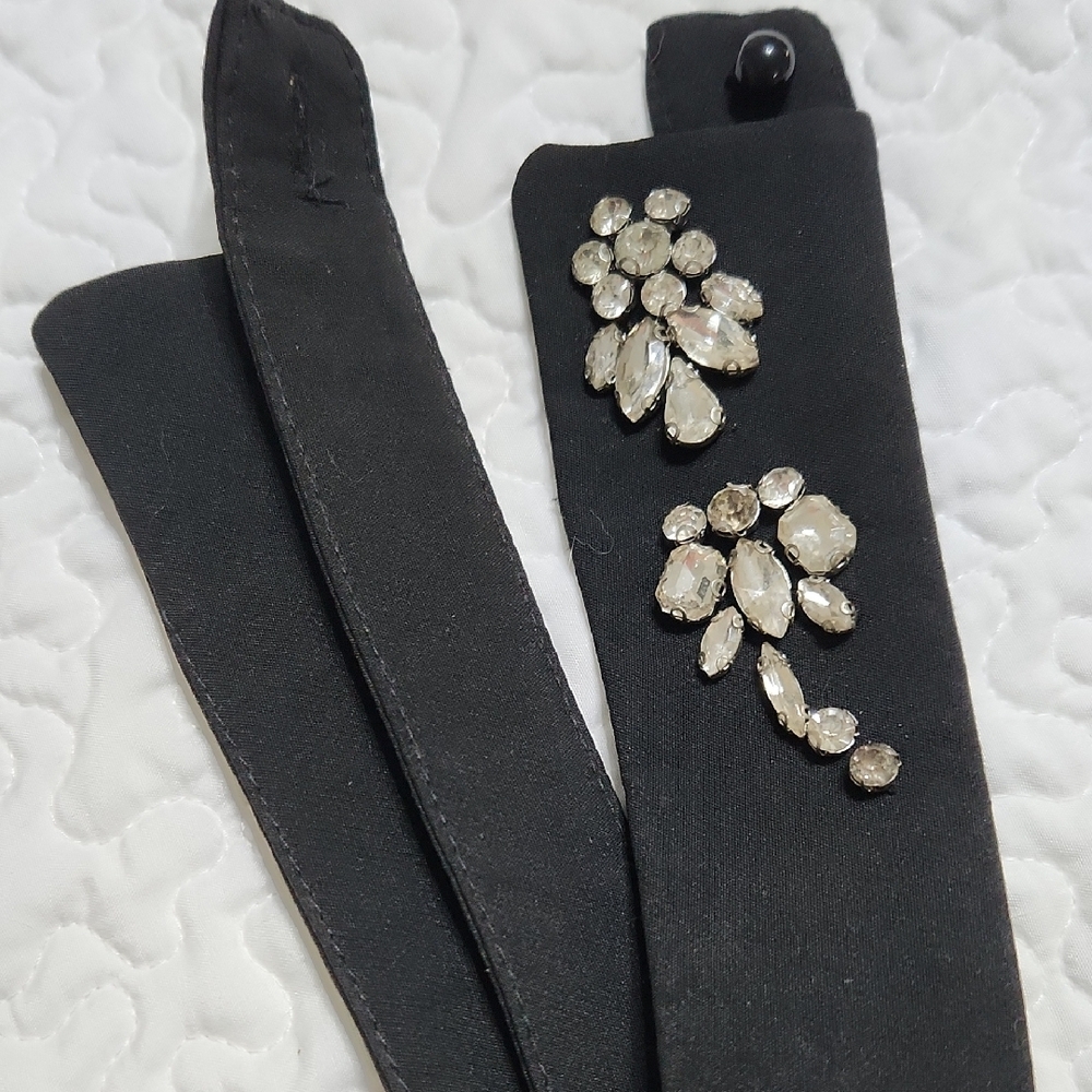 CHOKER with Silver Floral Accents - Picture 2 of 8